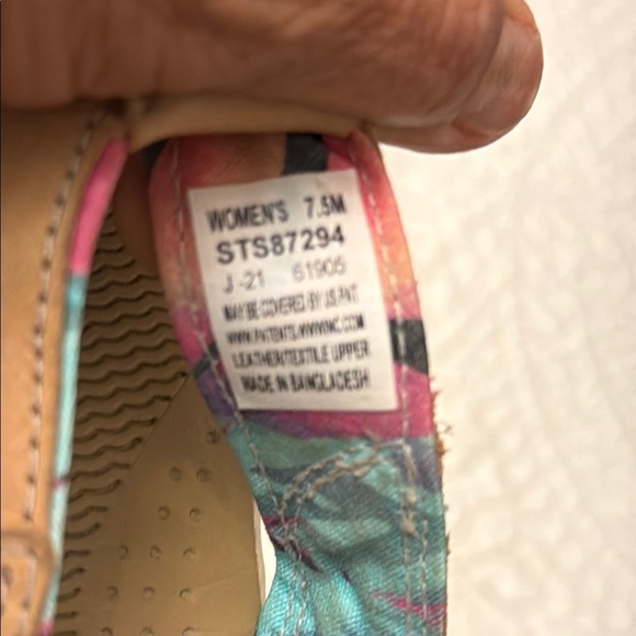 Sperry  Seafish Thong Leather Sandals - Picture 6 of 9